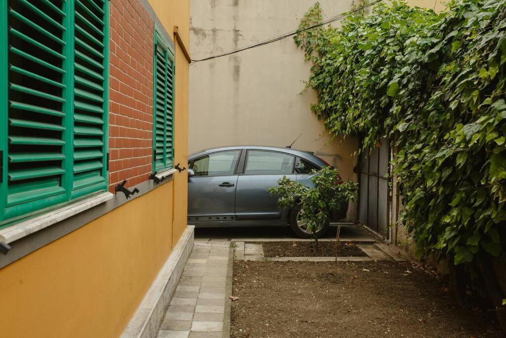 Rare Durres Apartment With Private Parking & Garden Exteriör bild