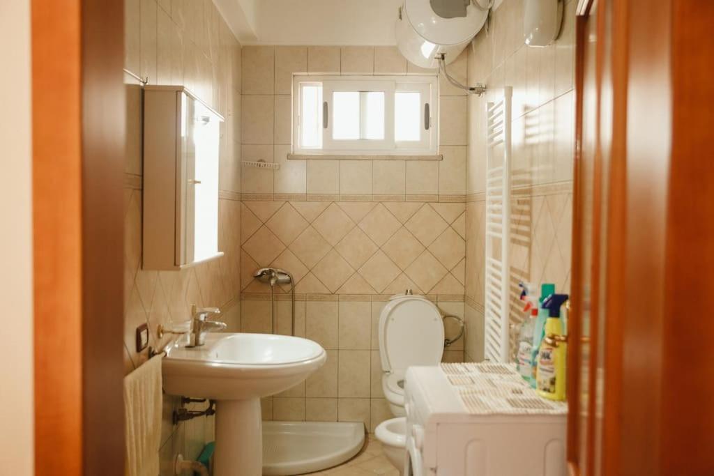 Rare Durres Apartment With Private Parking & Garden Exteriör bild