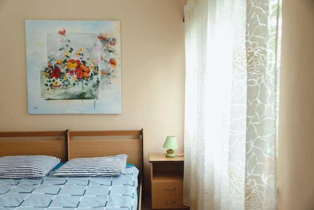 Rare Durres Apartment With Private Parking & Garden Exteriör bild